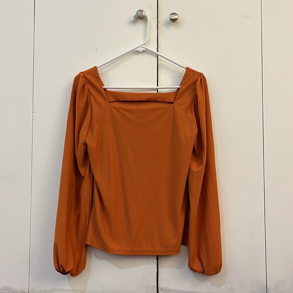 Orange - square cut out blouse with mild billowed sleeves - Picture 2 of 2